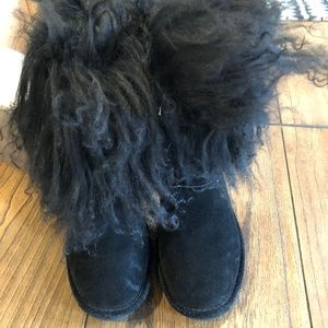 Used youth black 1854 sheepskin Size 4US
